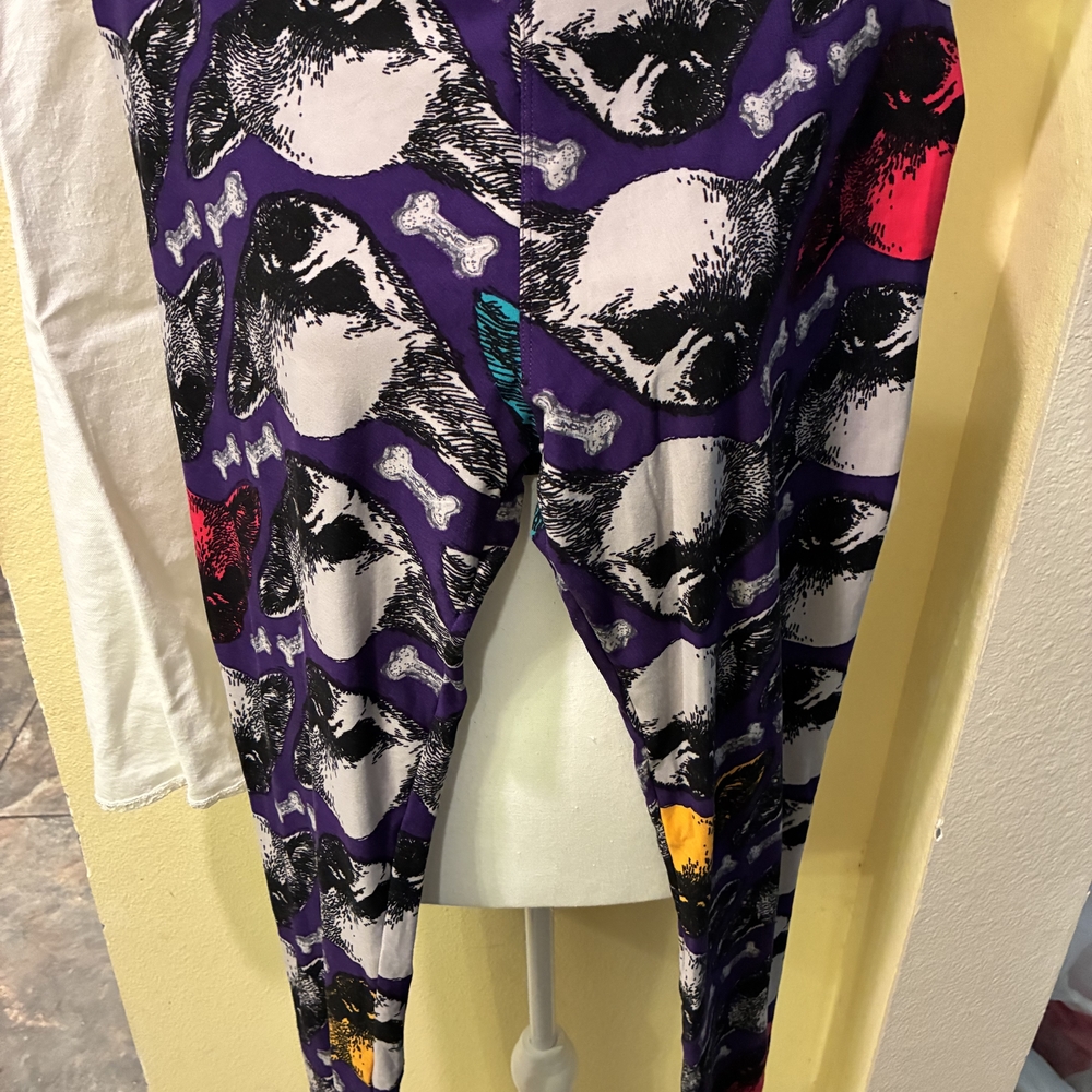 LuLaRoe Chihuahua Purple Leggings with Dog Pattern
